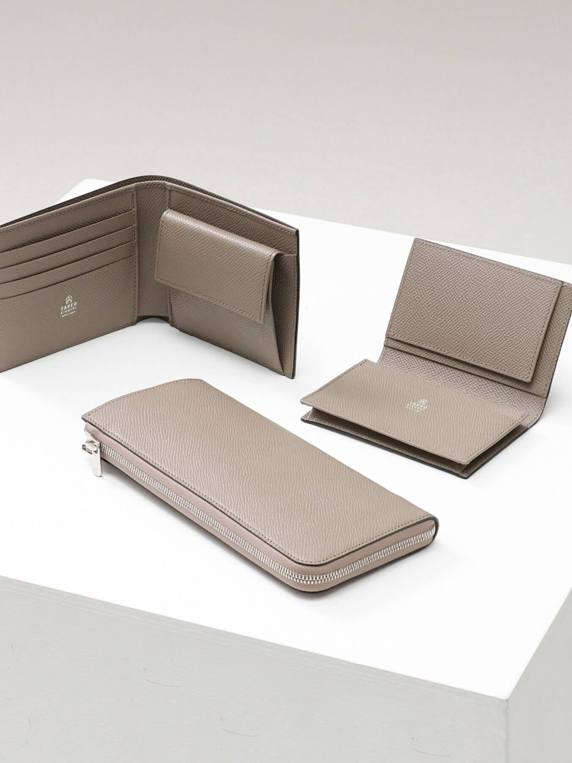 BEIGE-FLAGSHIP-HIROAN-LIMITED-CARD-HOLDER-9 (2)