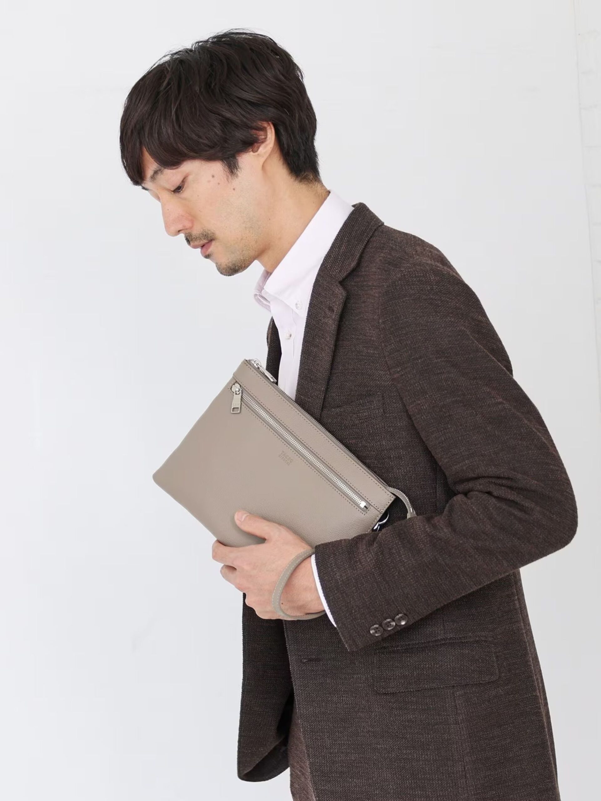 BEIGE LEATHER CLUTCH BAG (07009352)