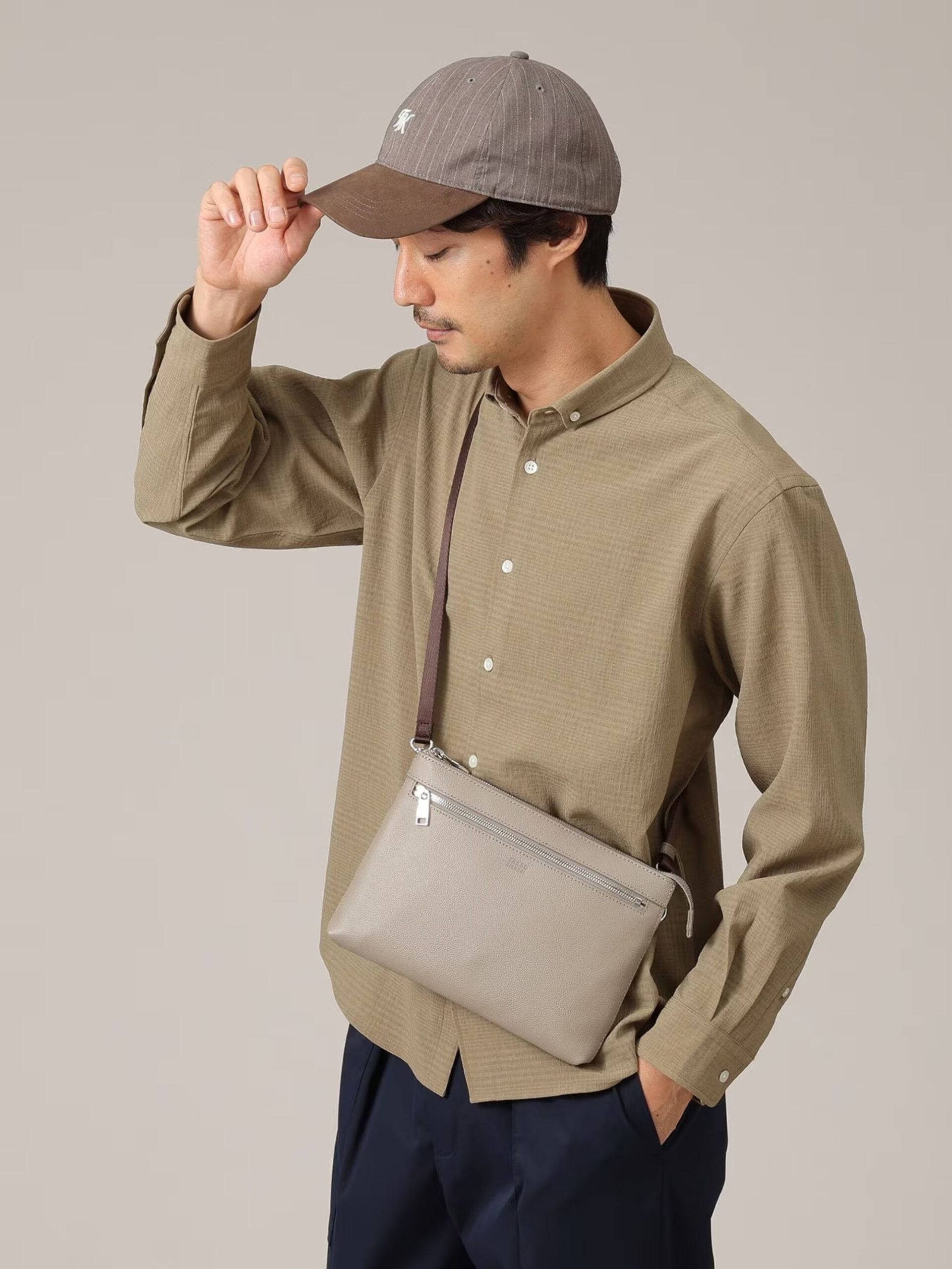 BEIGE LEATHER CLUTCH BAG (7009371)