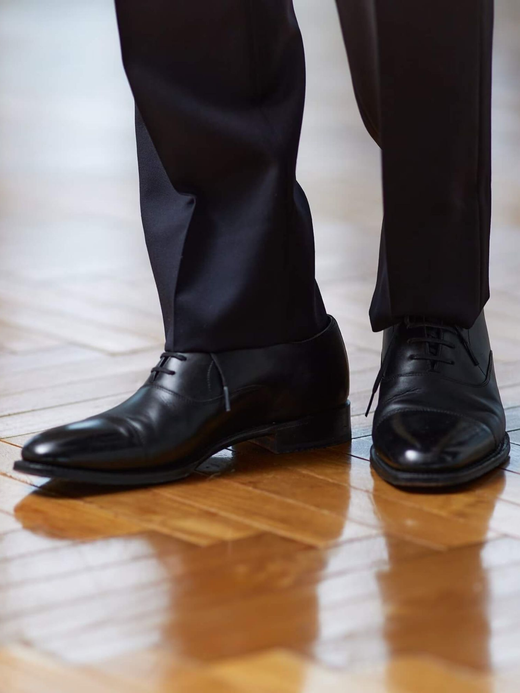 02-BLACK-LEATHER-SHOES-070014308