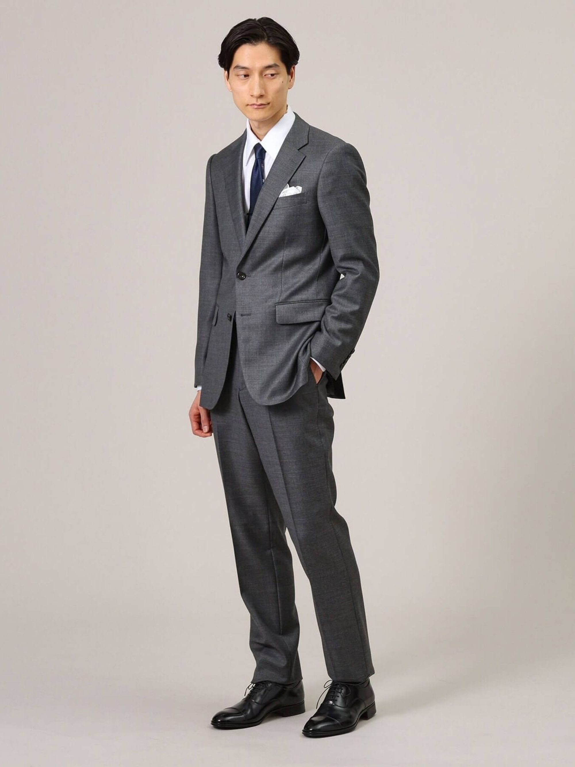 02-BLACK-LEATHER-SHOES-07001438887