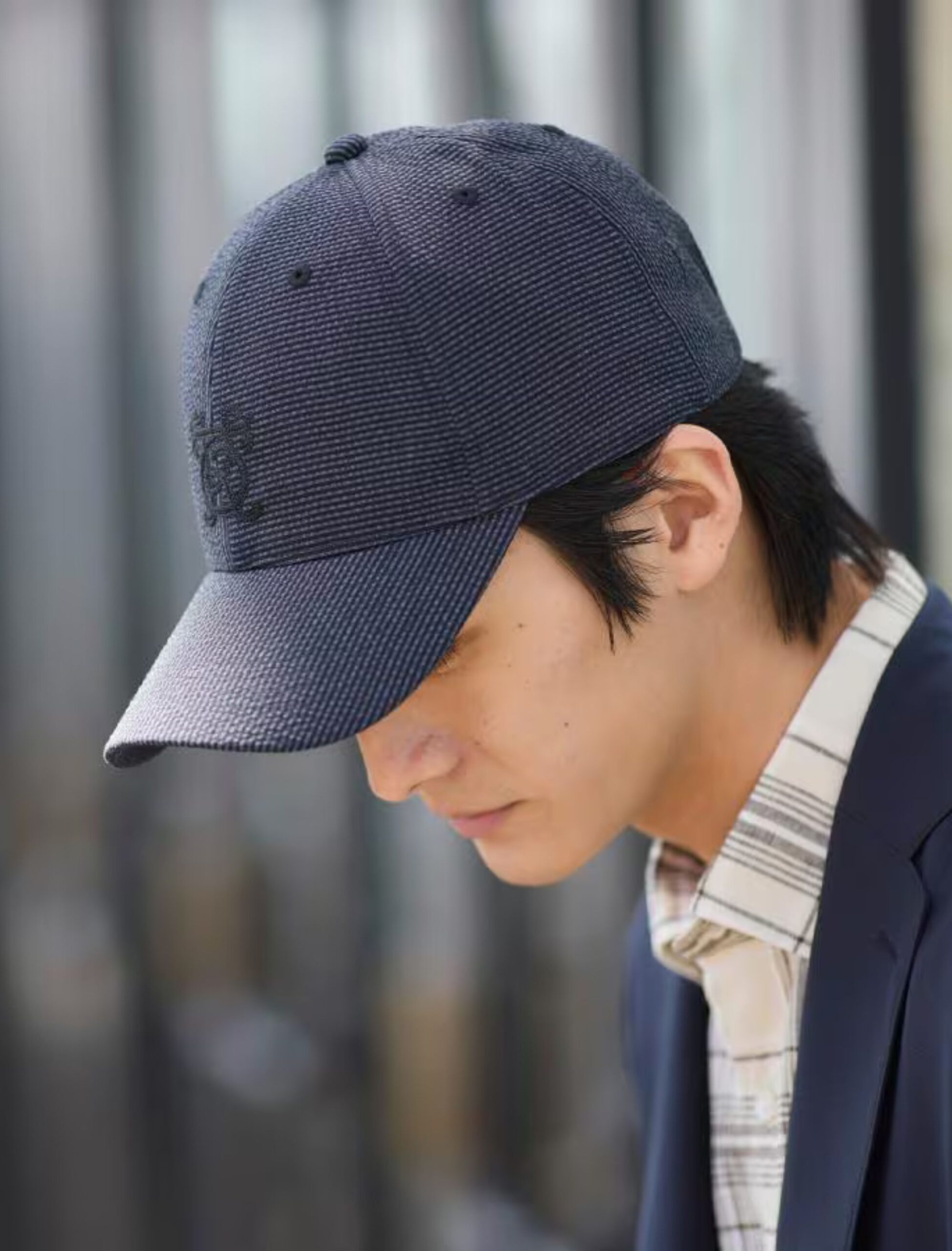 BLACK SEERSUCKER EMBLEM CAP (2)