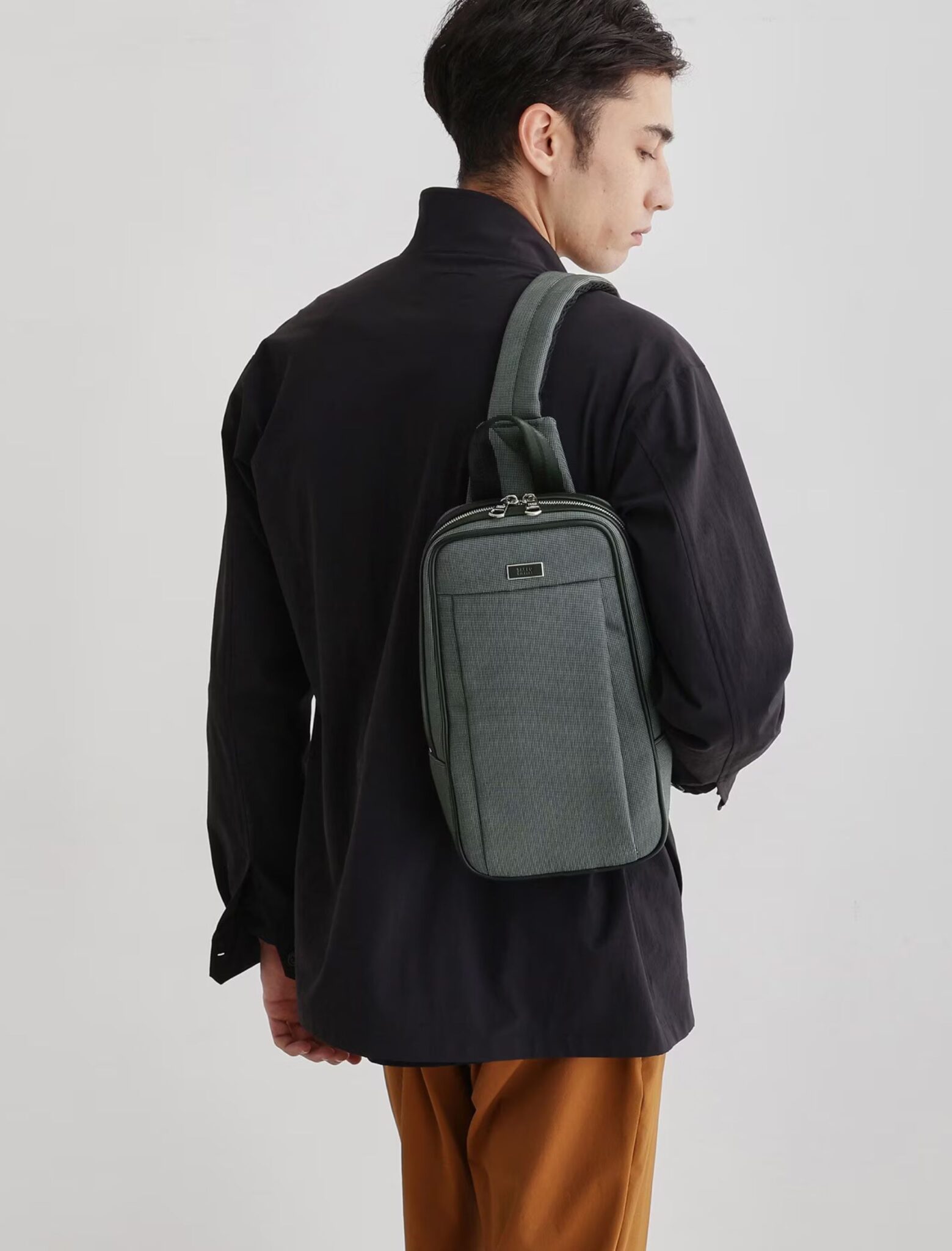 GREY MELANGE PINHEAD ONE-SHOULDER BAG (07004342) – TAKEO KIKUCHI Thailand