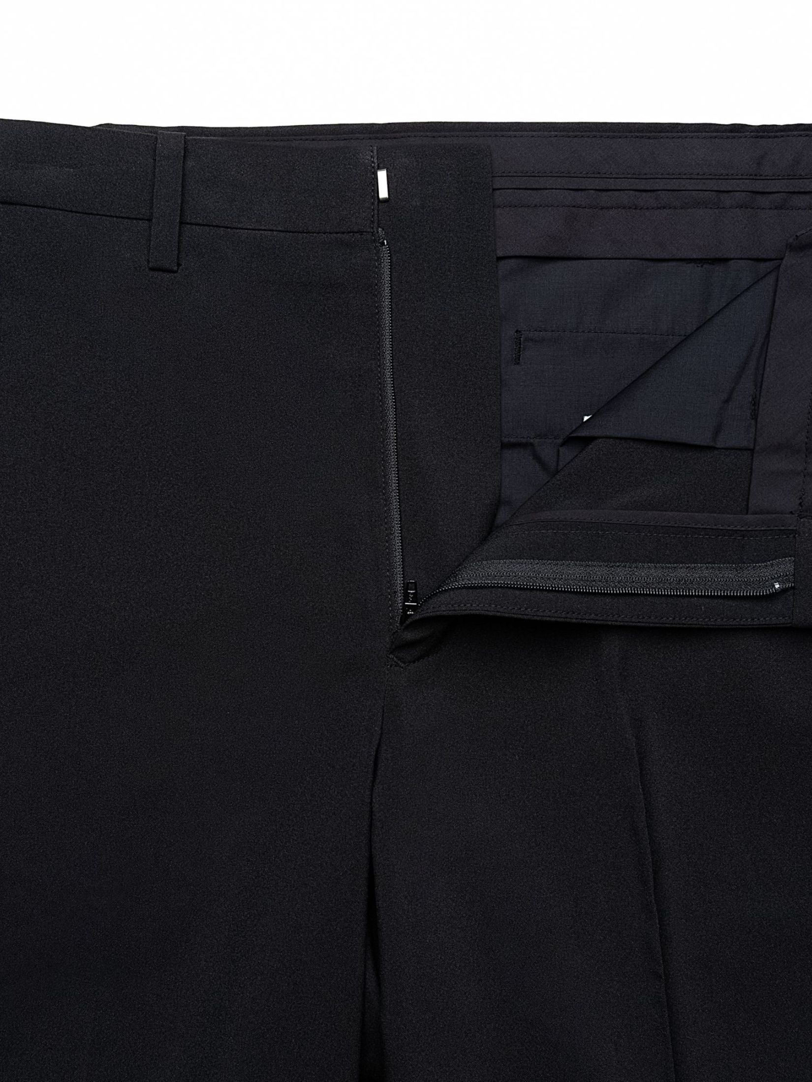 BLACK EASY CARE COOL TOUCH SHORTS (3)