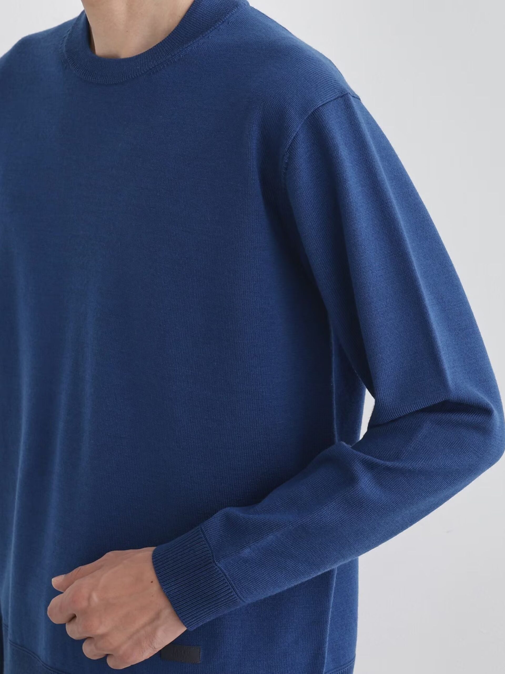 BLUE WOOL BLEND ANTI-PILLING KNIT SWEATER (8)