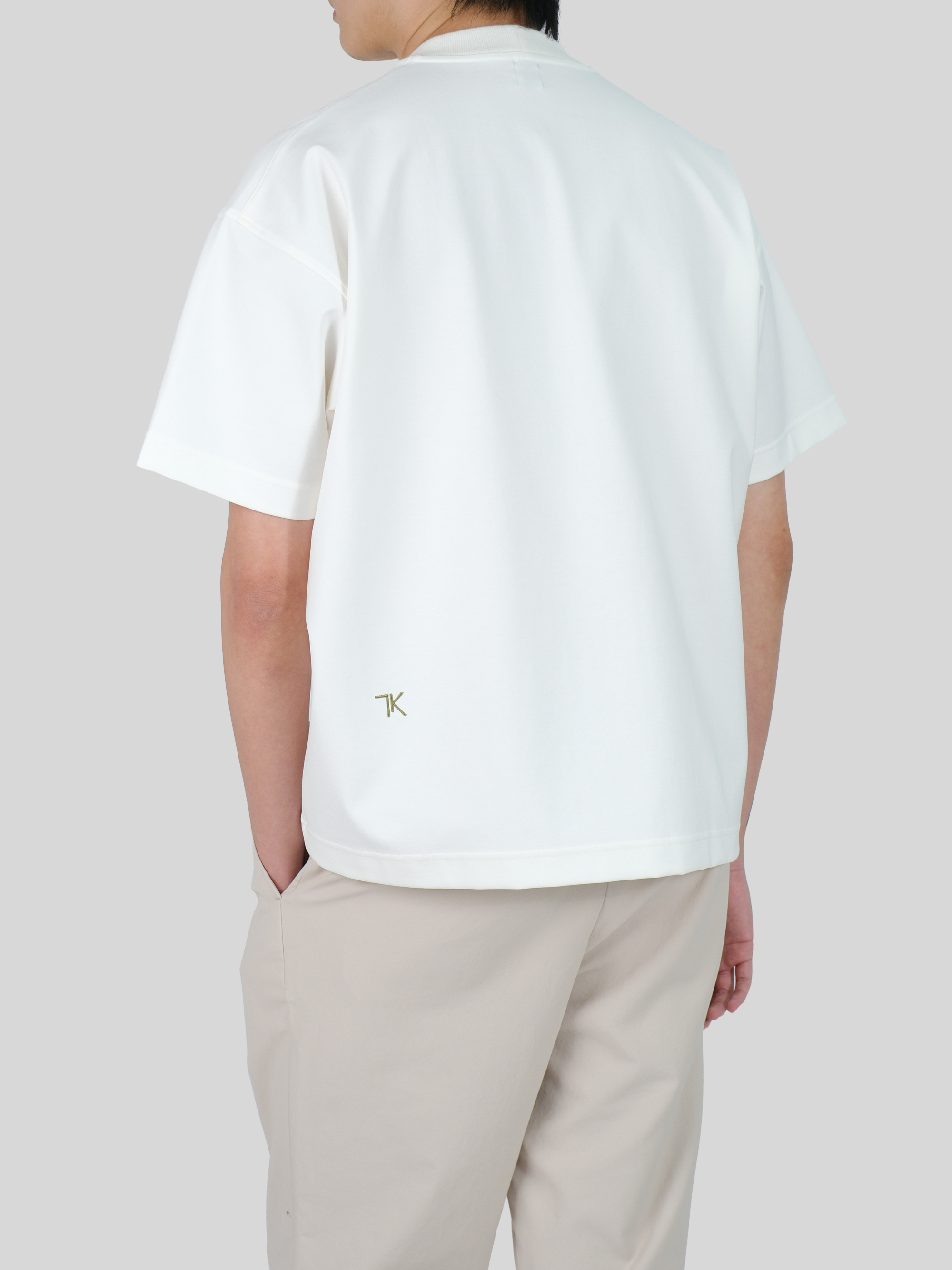 WHITE GREEN UV CUT EMBROIDERED TOKYO LOGO T-SHIRT (1)