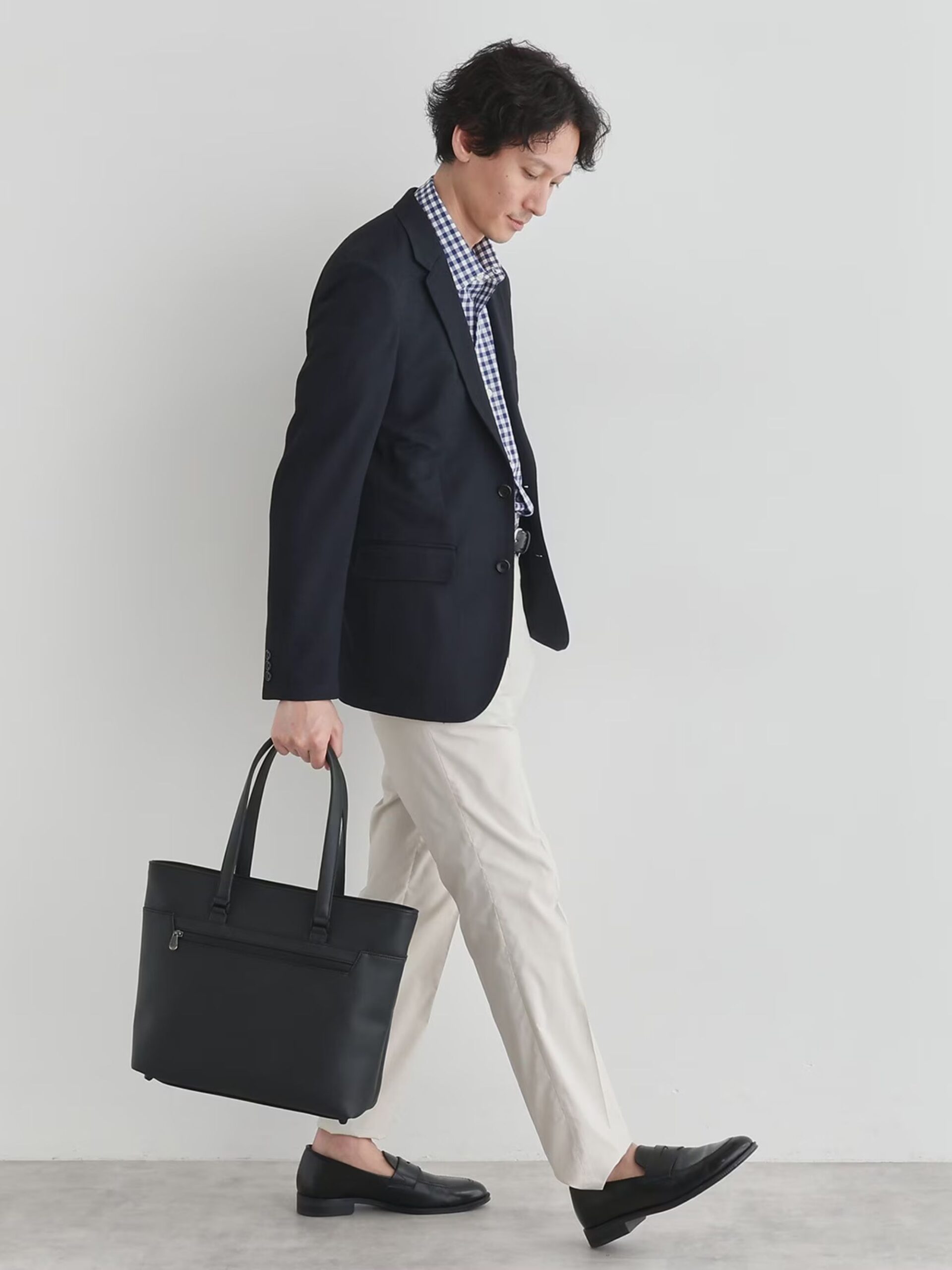 BLACK SAFFIANO WRP LIGHTWEIGHT TOTE BAG (4)